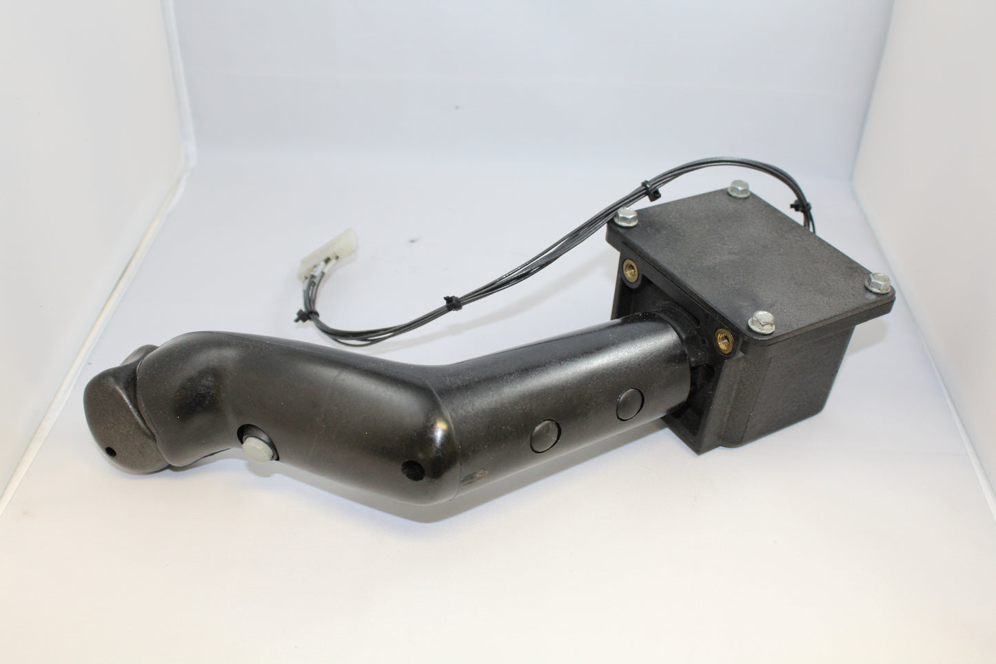 1037178 Remanufactured Control Handle - (Handle $681, Refundable Core $600)